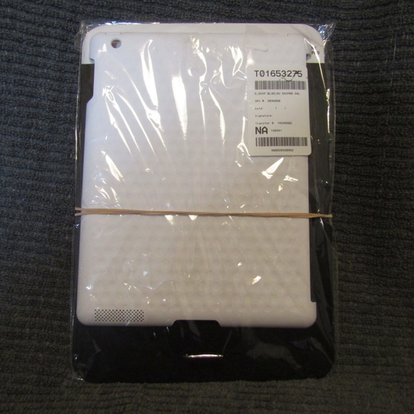 BlueLounge Shell Protective Cover for 9.7" iPad - White Golf - Picture 3 of 4